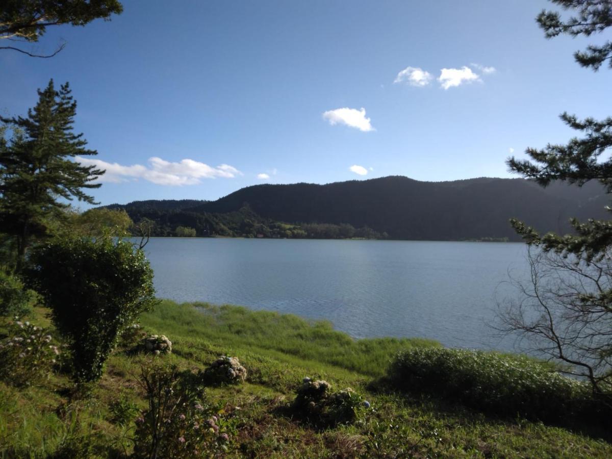 A Vista Dos Verdes Furnas  Bilik gambar